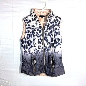 Amazing Women's M Tribal Reversible Lightweight Puffer Vest